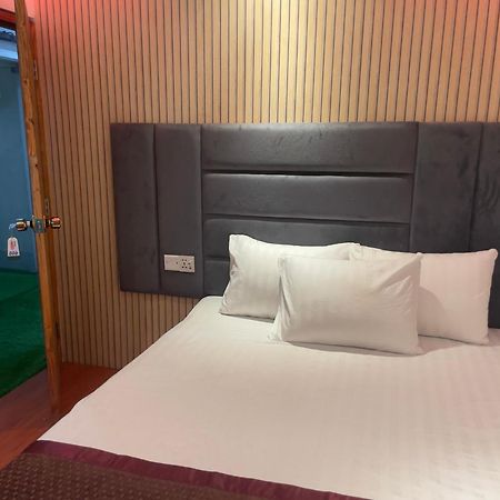 Rezala Restaurant And Residence Dhaka Ngoại thất bức ảnh