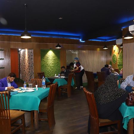 Rezala Restaurant And Residence Dhaka Ngoại thất bức ảnh