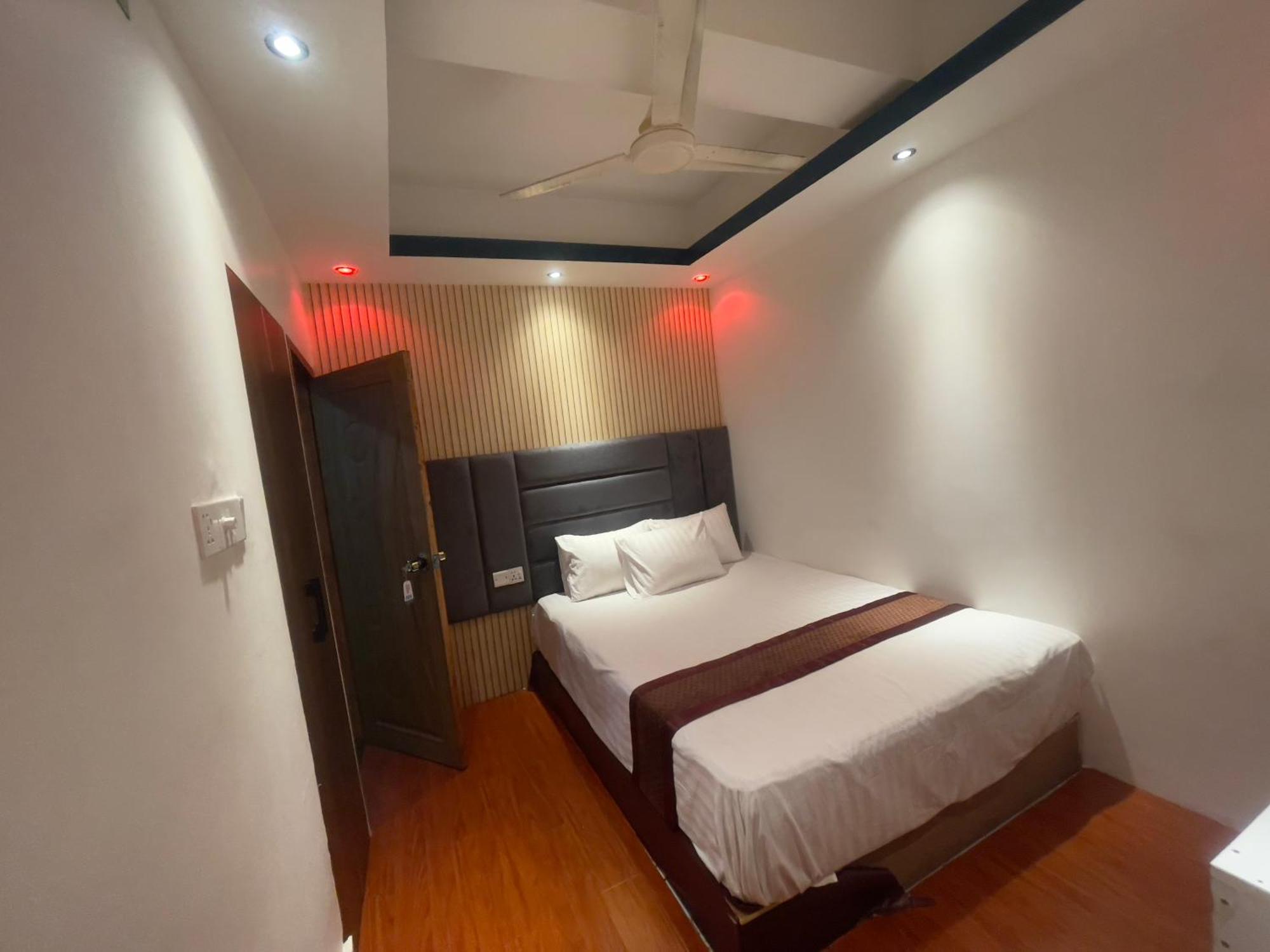 Rezala Restaurant And Residence Dhaka Ngoại thất bức ảnh