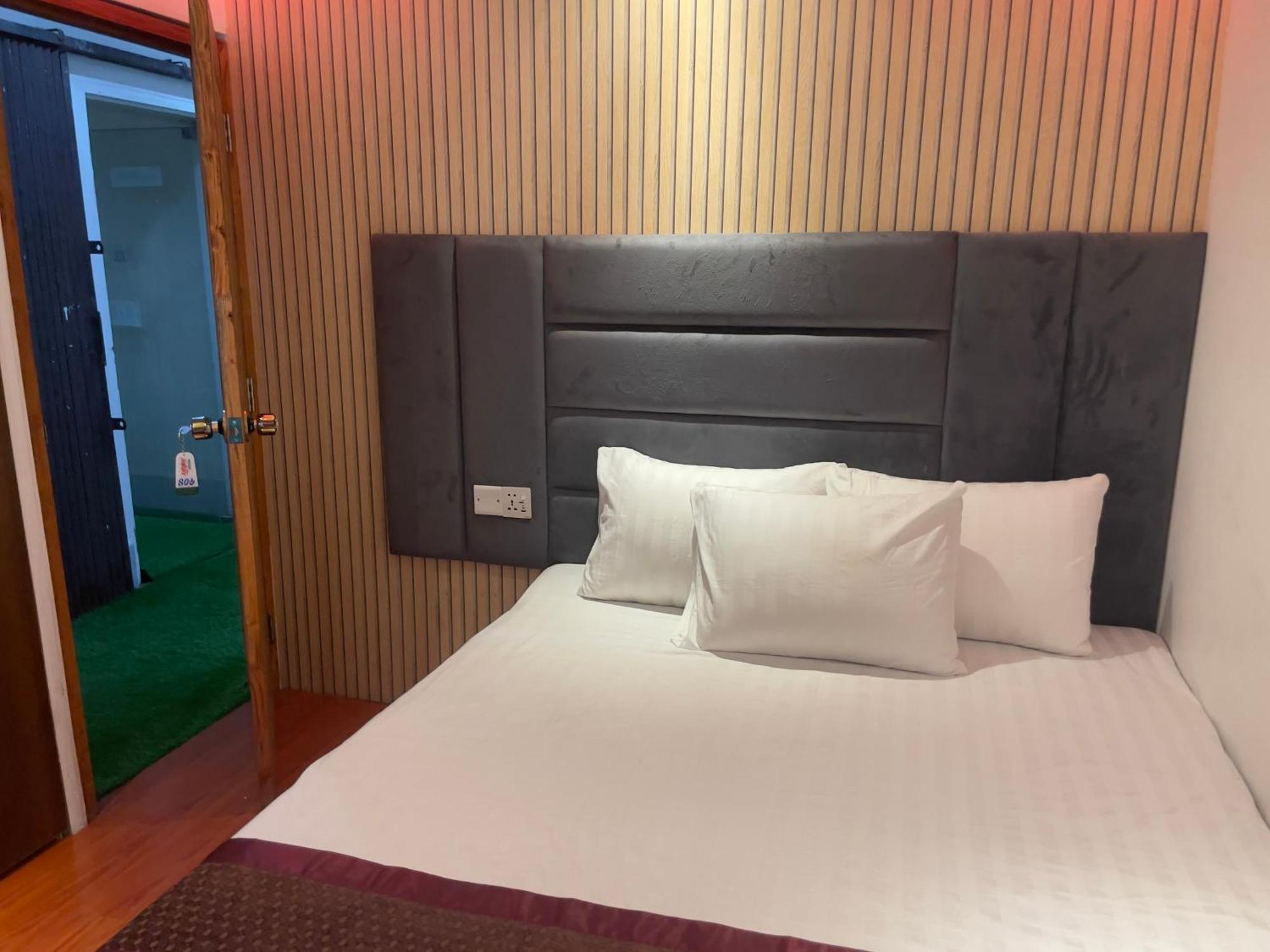 Rezala Restaurant And Residence Dhaka Ngoại thất bức ảnh