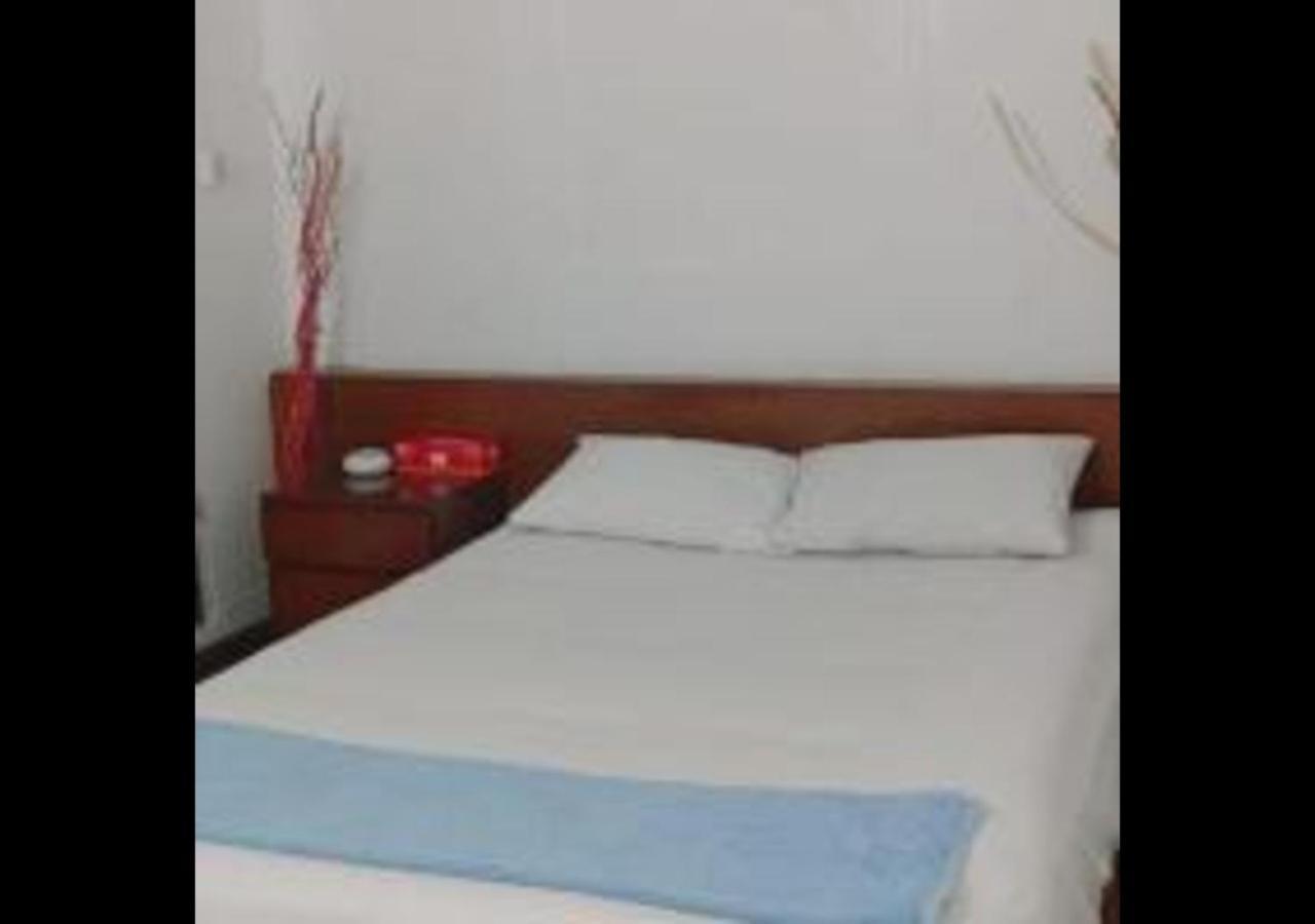 Rezala Restaurant And Residence Dhaka Ngoại thất bức ảnh